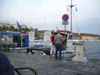 samos_59_harbour.jpg (56286 byte)